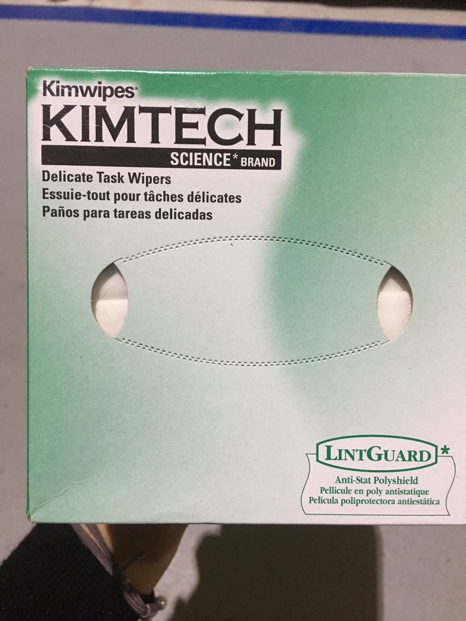 Giấy lau Kimtech( Kimwipes) 4.4*8.4inch, 280 tờ