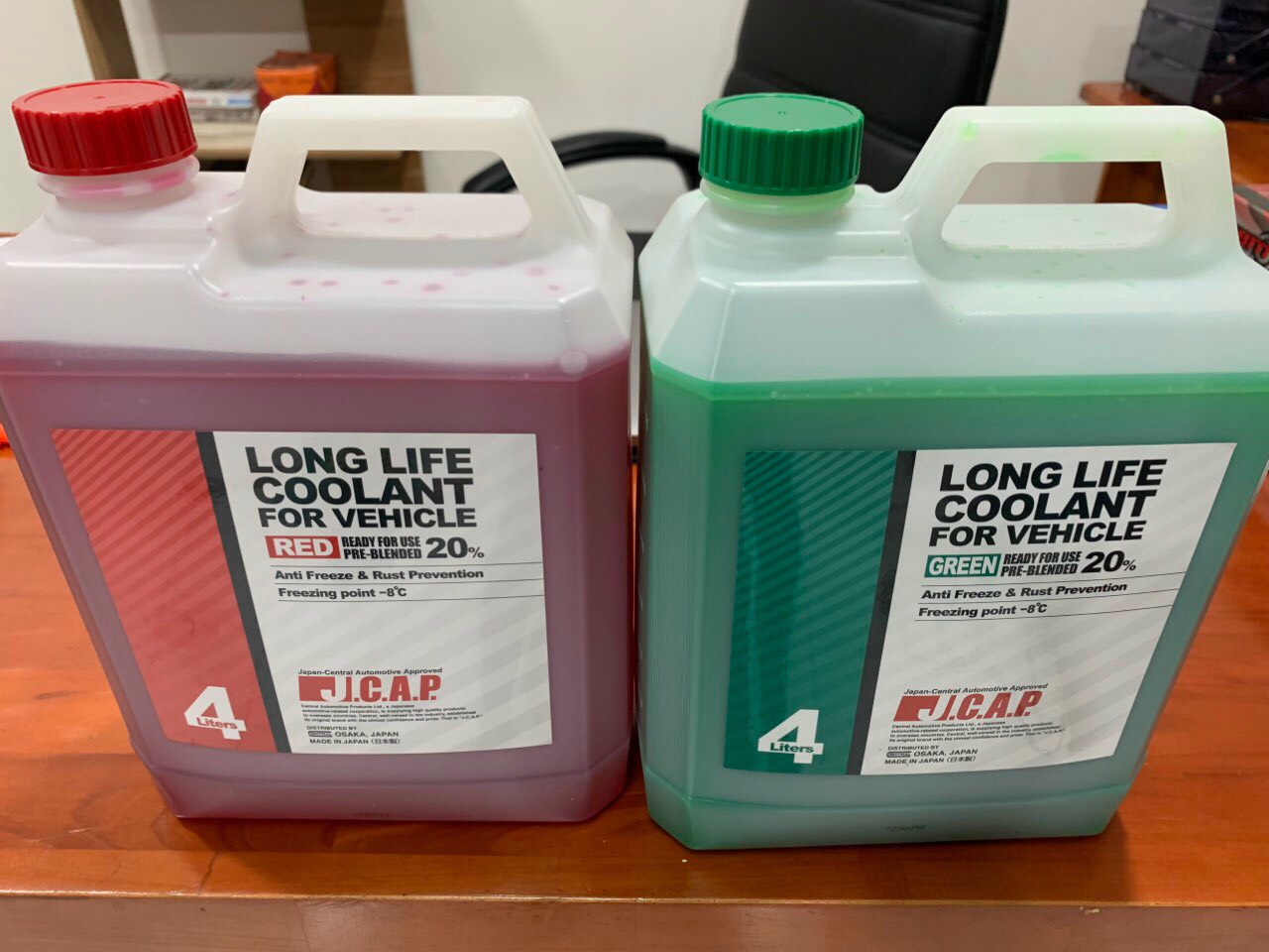 Nước làm mát động cơ Ô tô Jcap-Nhật Bản OSAKA,JAPAN Can 4L