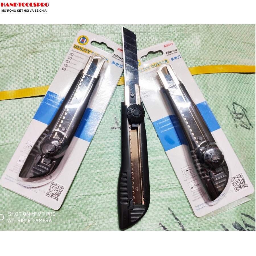 Dao rọc giấy 18mm c-mart a0011