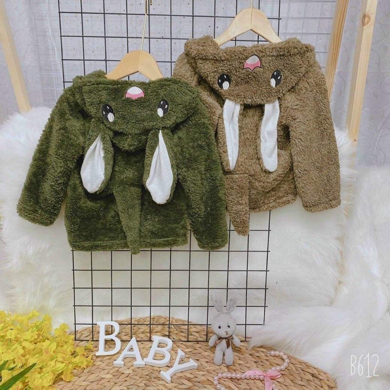Áo khoác lông tai thỏ cho bé 8-18kg