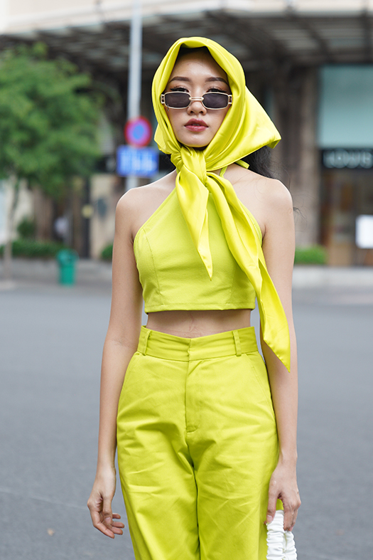 IVORI - Áo thun cổ yếm