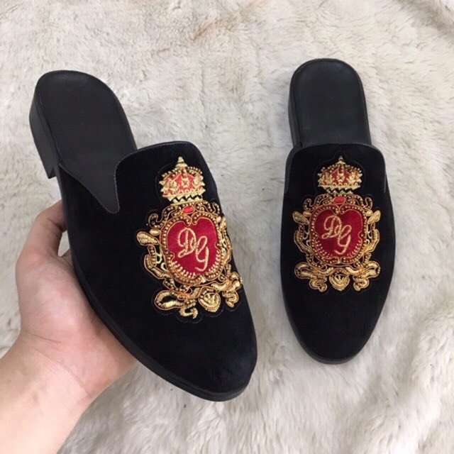 sục nam da lộn thêu logo đỏ nổi bật sành điệu