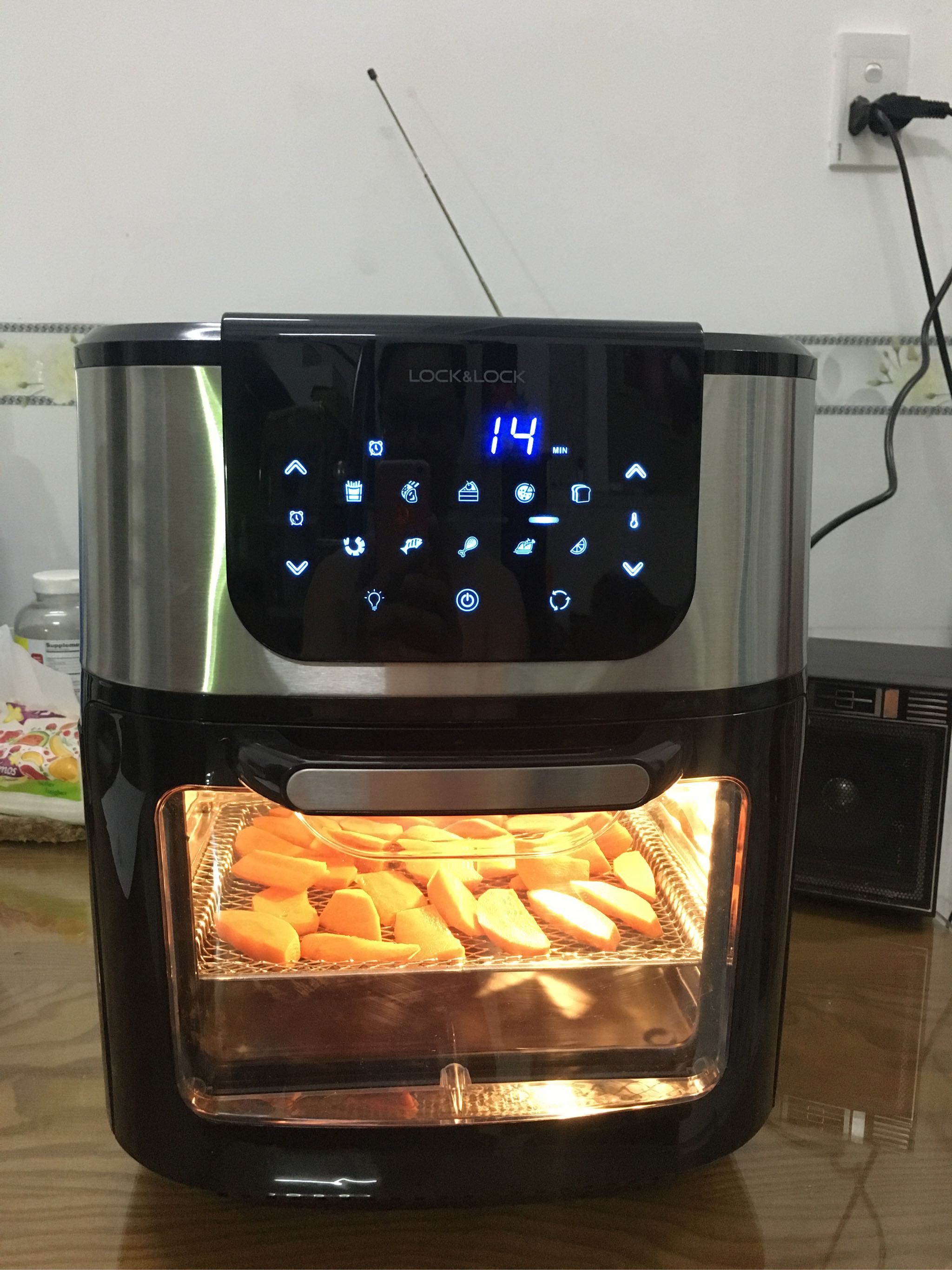 Lò nướng không khí Lock&Lock Air Oven (10L) EJF691