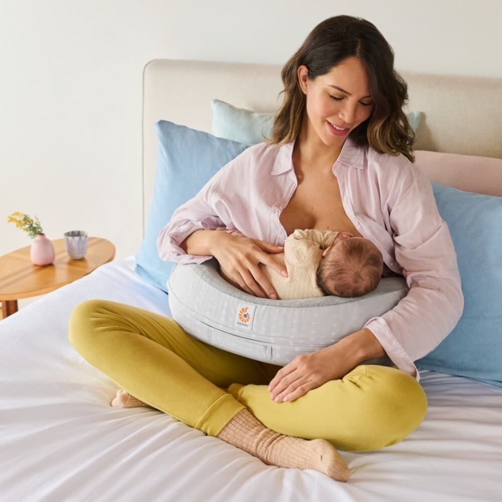 Gối cho bé bú Ergobaby Pillow