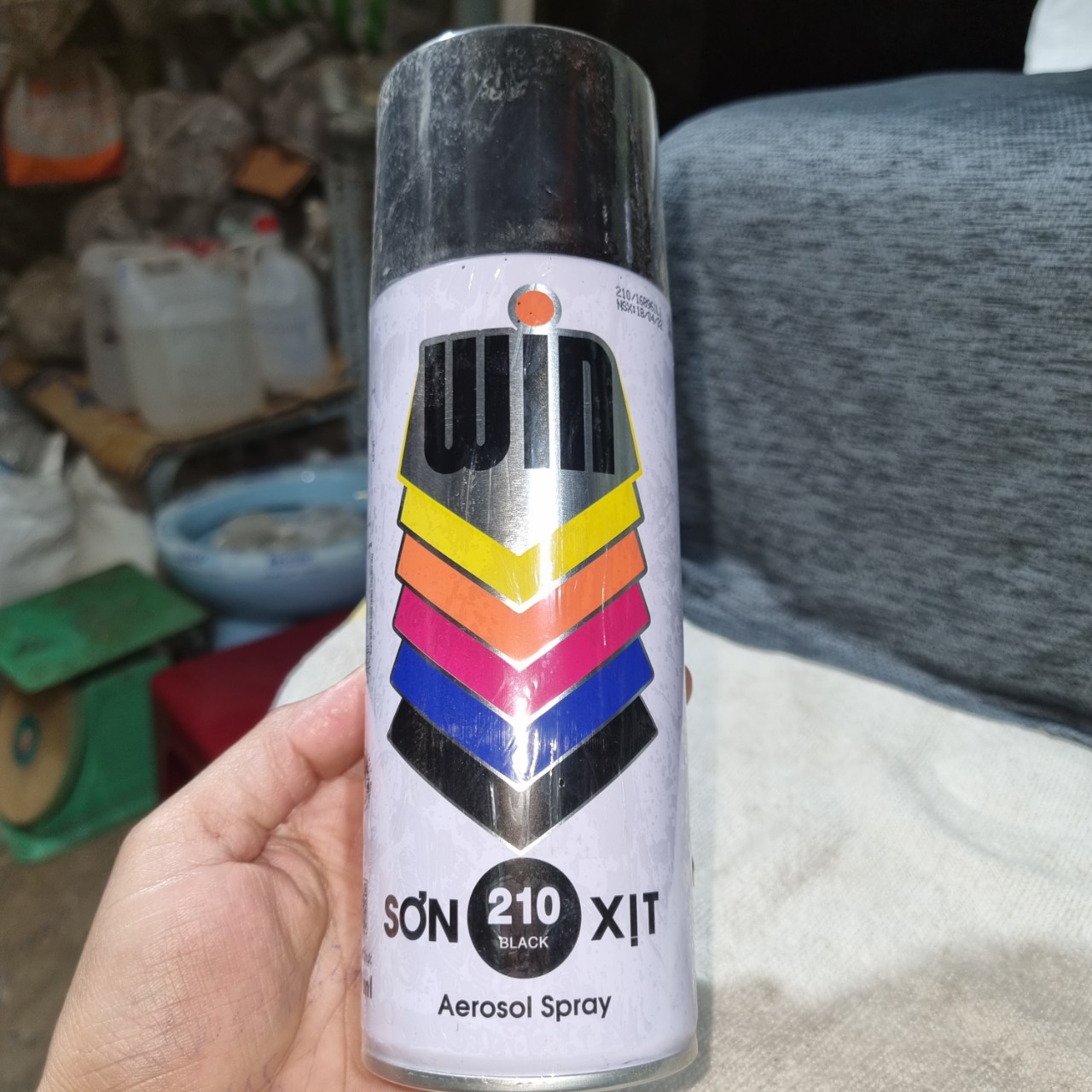 Sơn xịt màu đen bóng A210 WIN ( 400 ml )