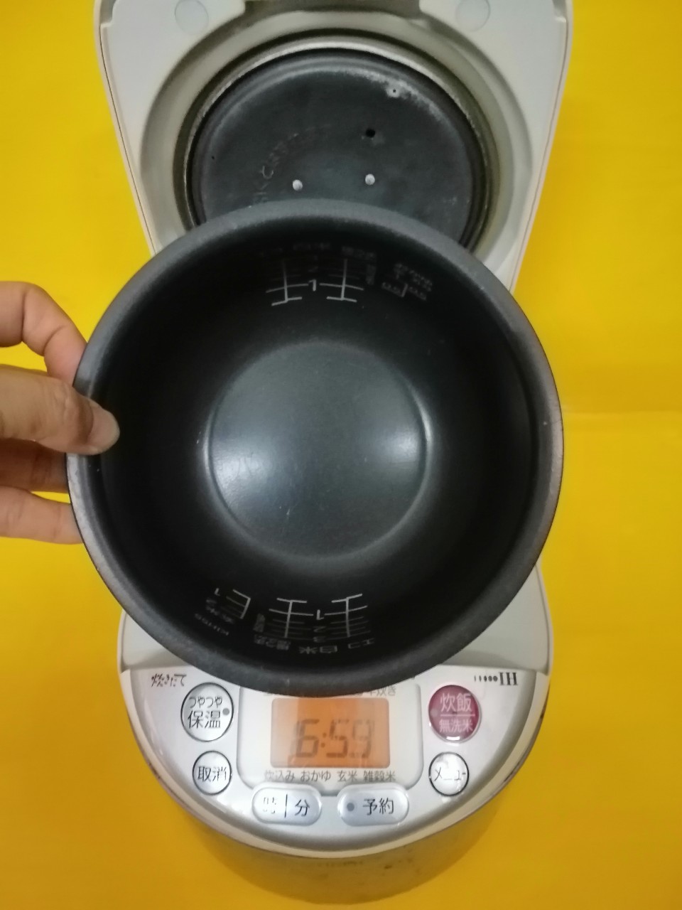 Nồi cơm nội địa Nhật Tiger JKI-E8 (0.54L) (022142K)