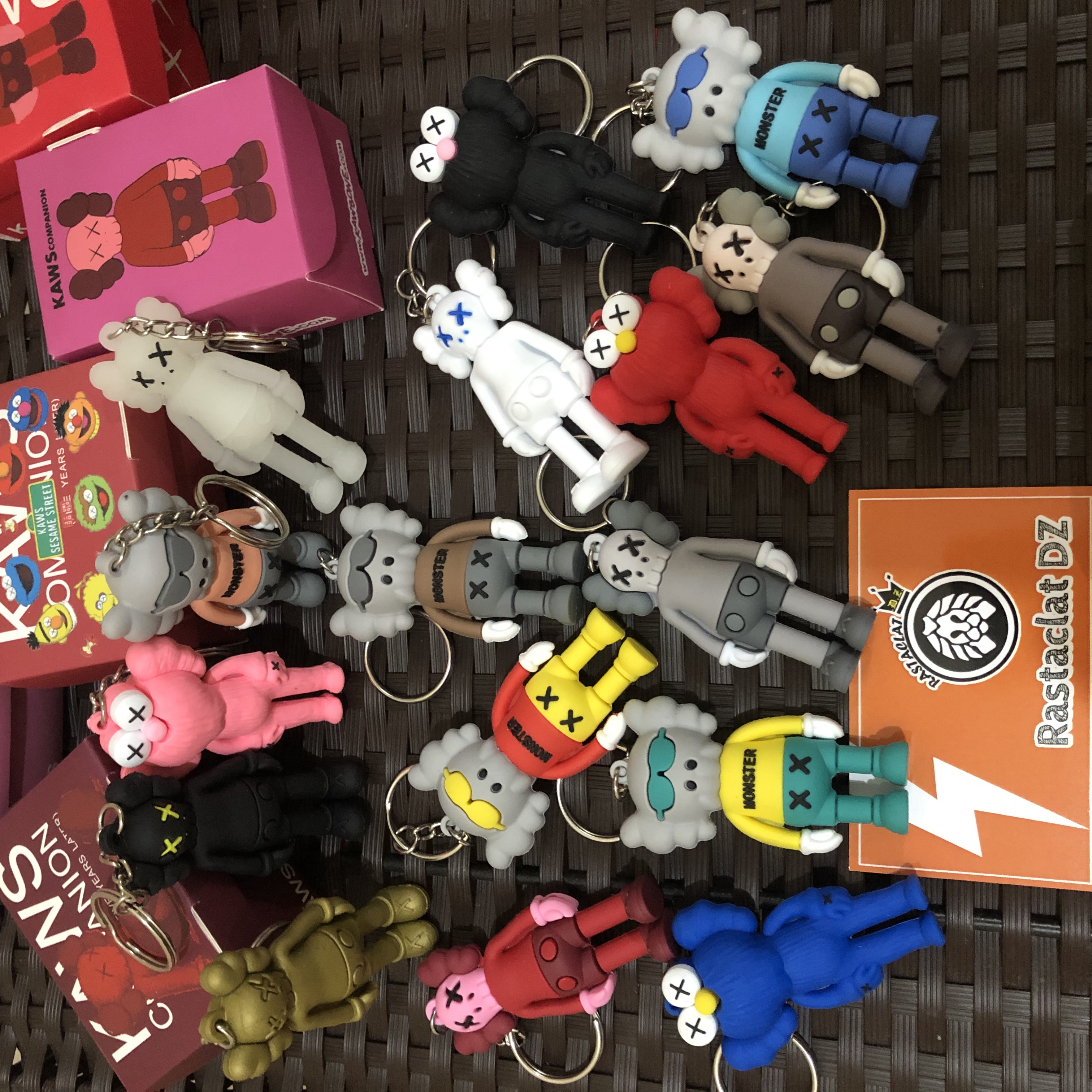 Móc khóa KAWS [Full box]