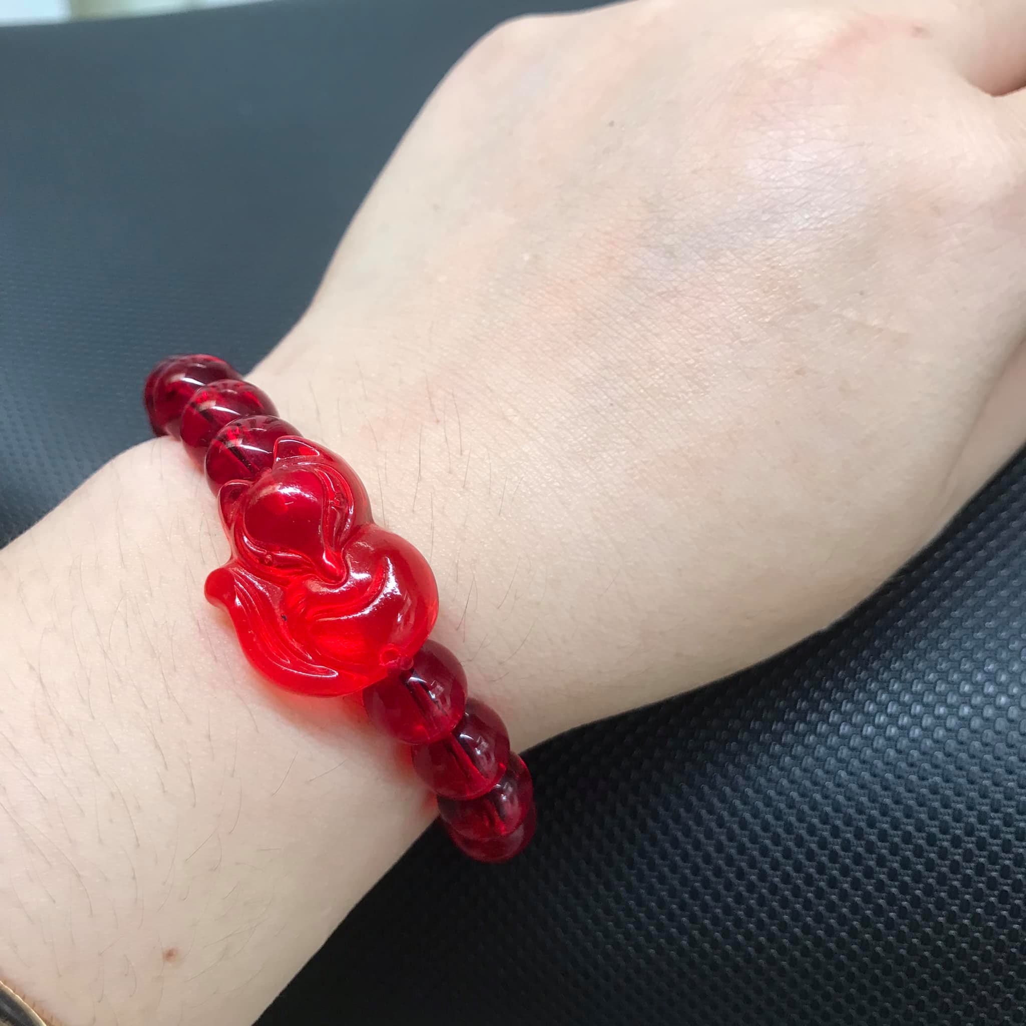 VÒNG TAY HỒ LY ĐÁ POLY ĐỎ