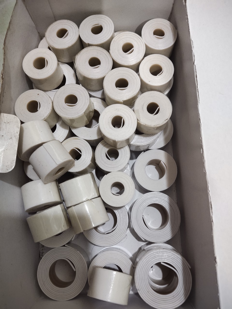 cuồn nhựa dán đế chân vịt máy vắt sổ