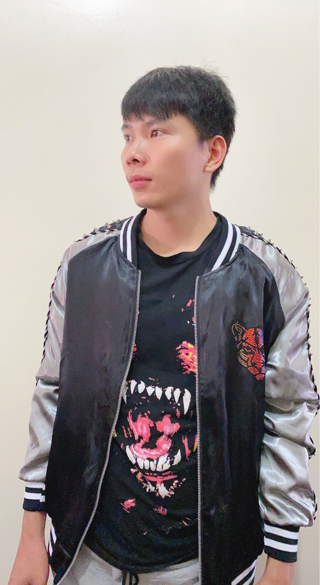 Áo khoác đính đá ICON báo, áo bomber icon