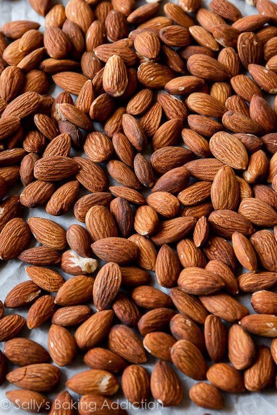 Hạt hạnh nhân Mỹ Almonds (Nhập khẩu nguyên thùng) 1kg
