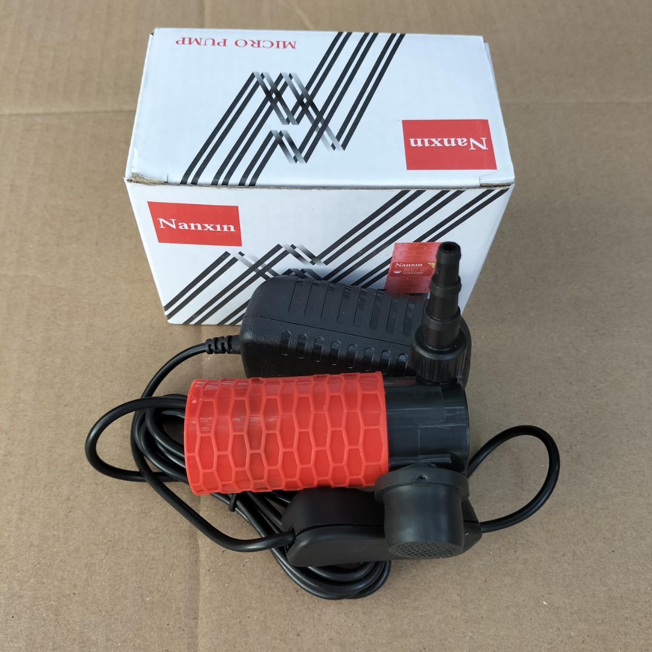 Máy bơm nước mini 12v NanXin -(bơm chìm cắt rãnh tường)