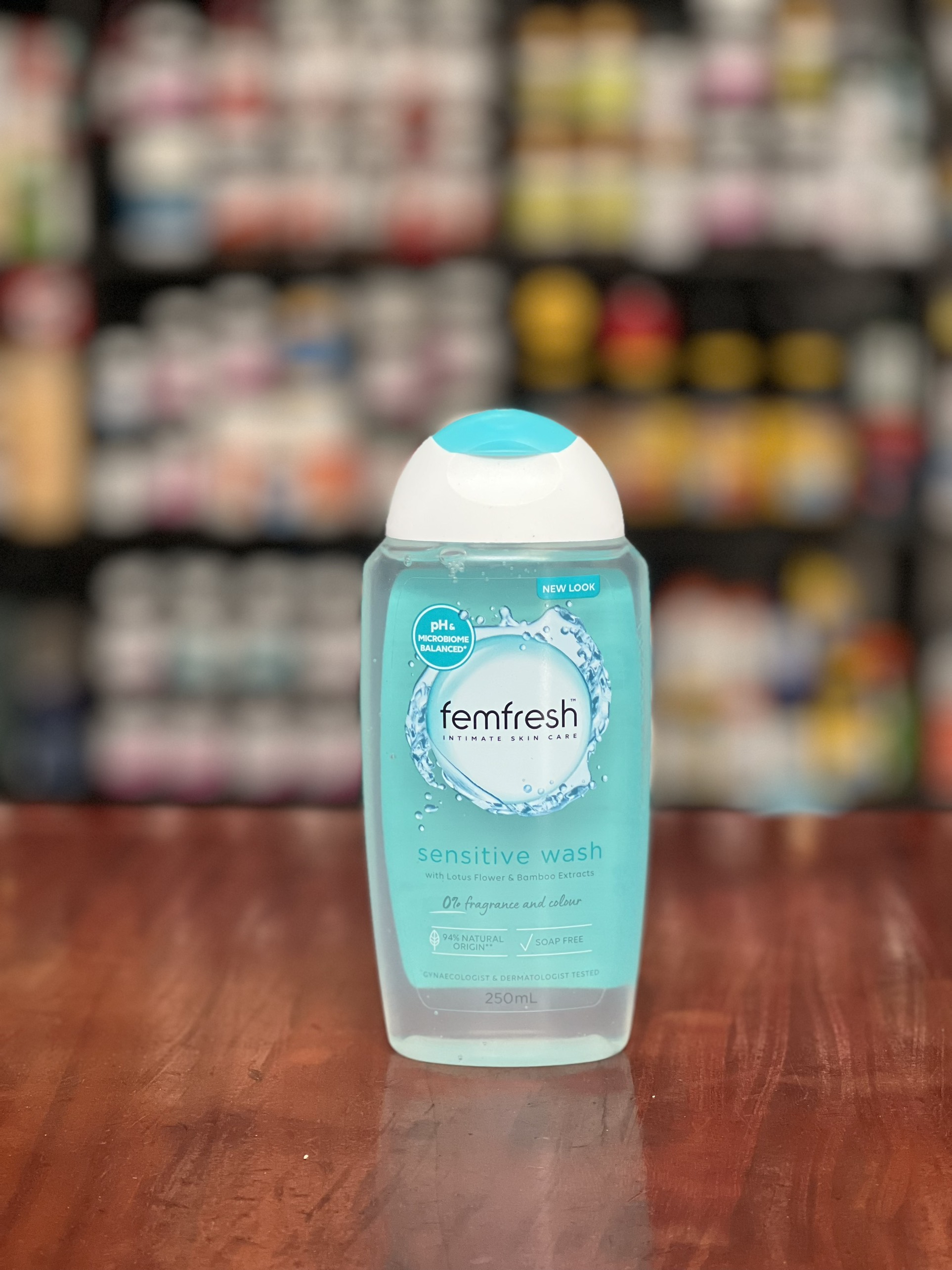 Femfresh Trắng và xanh của Úc 250ml