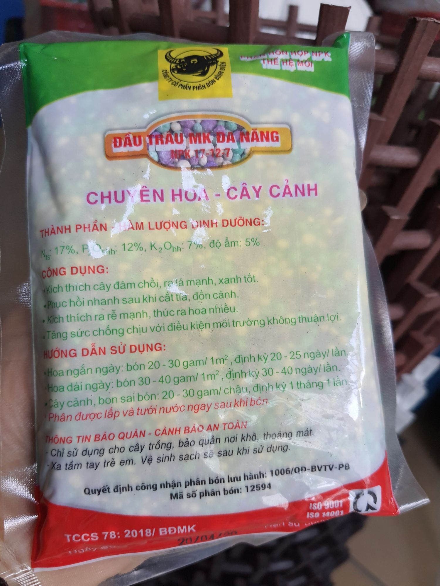phân bón nảy chồi ra lá - phân npk 3 màu - gói 200gr