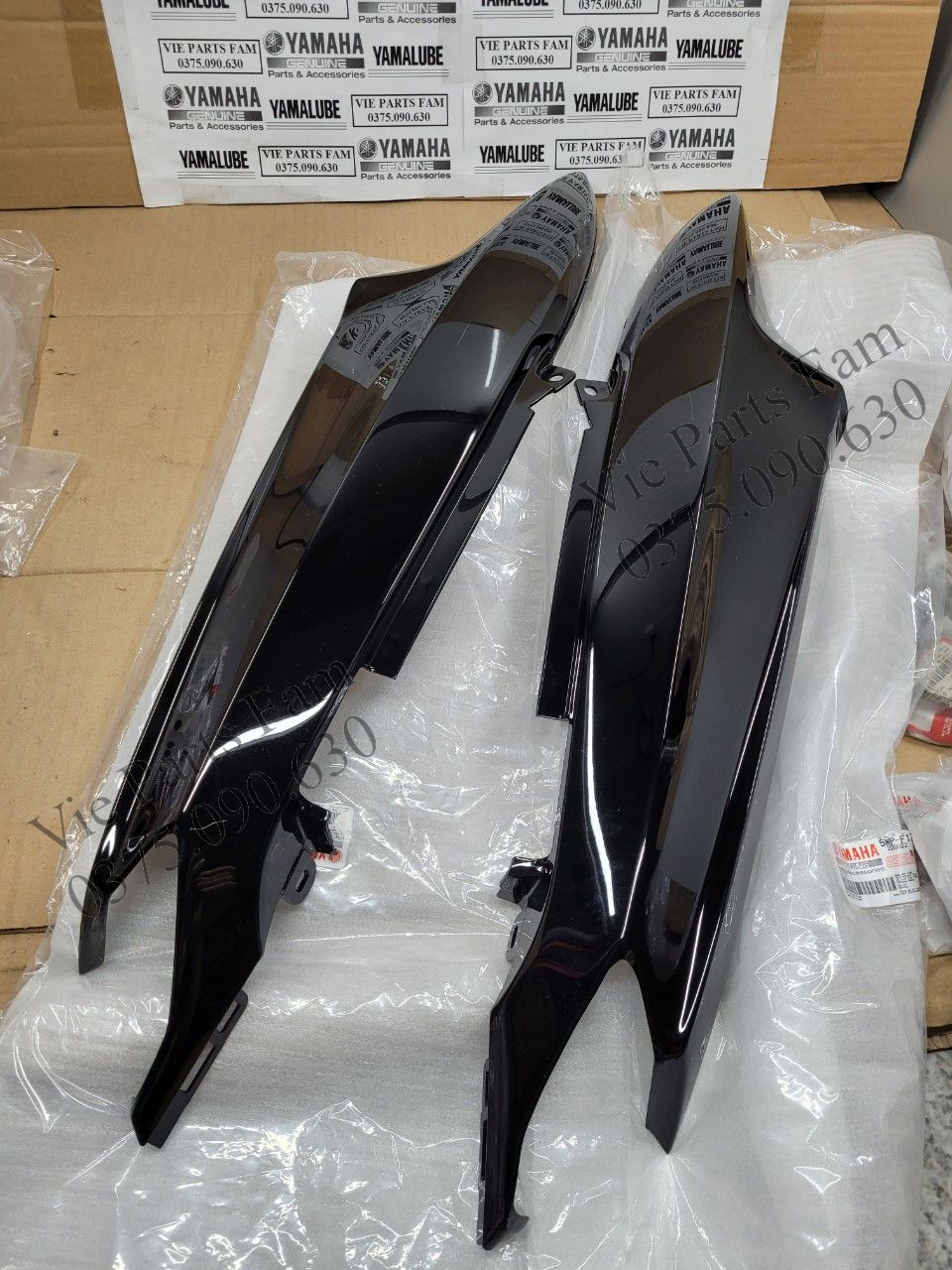 Ốp sườn yamaha mio 2004-2006 màu đen bóng , hàng din yamaha mới 100%