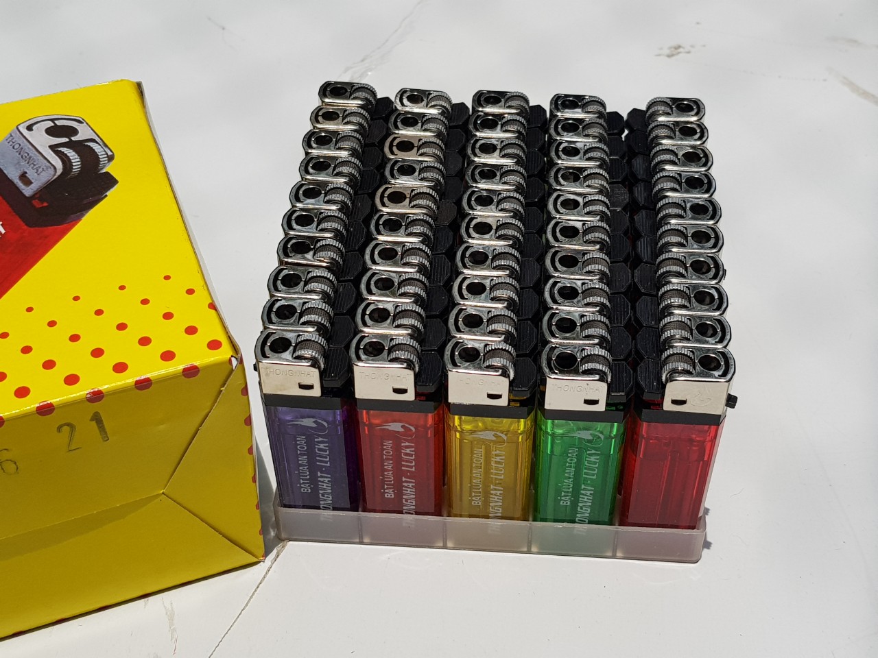Bật lửa Thống Nhất Lucky, Thống nhất mini/ giá bán 1h sp/ 50 pcs