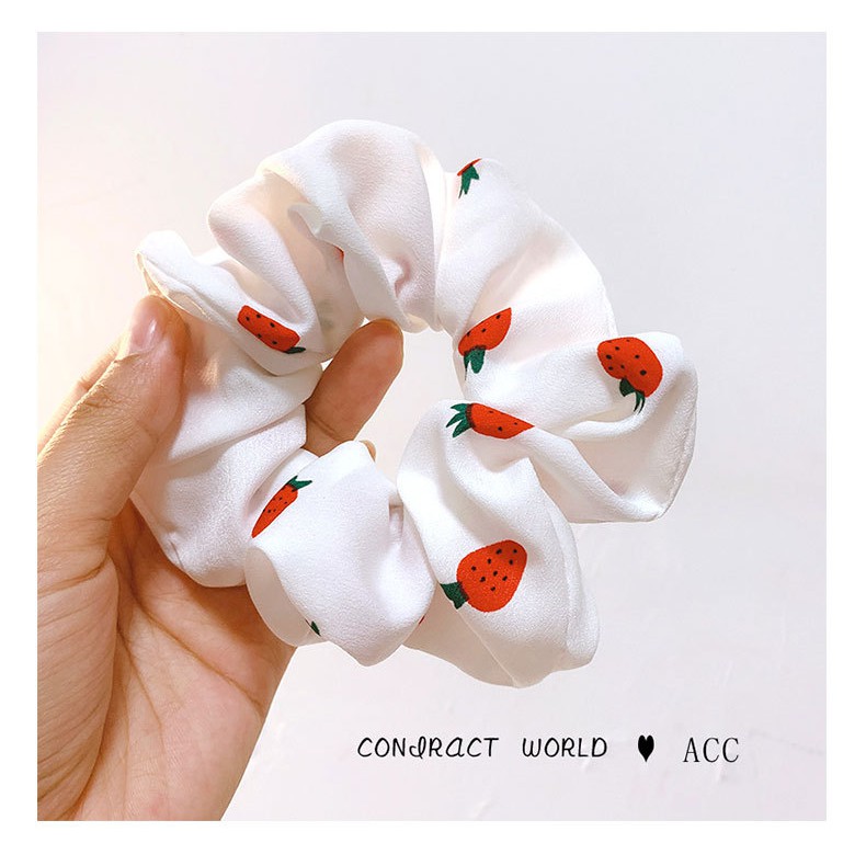 Scrunchies quả dâu xinh xắn