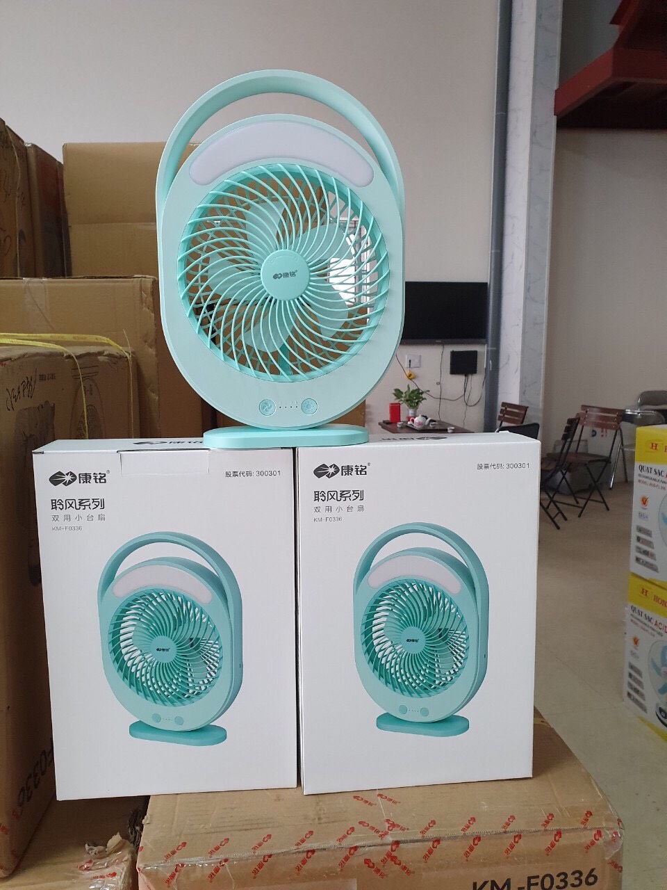 Quạt sạc tích điện,quạt tích điện có đèn led, quạt ông tây,quạt tích điện f0296 ,f0286 ,f0166