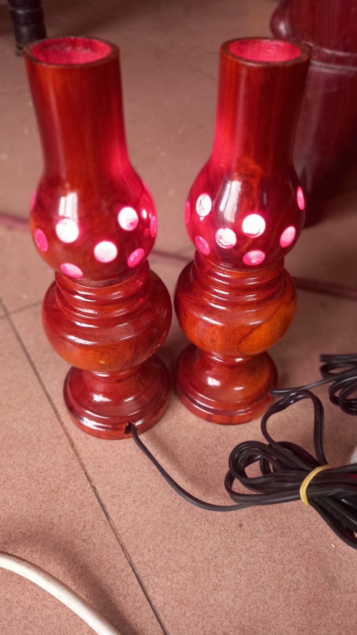 ĐÈN THỜ GỖ TRÀM ĐỎ CAO CẤP 1 ĐÔI