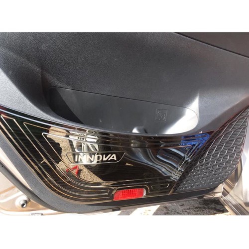 Ốp tapli chống xước cửa INNOVA 2016-2020, Tapli cửa INNOVA