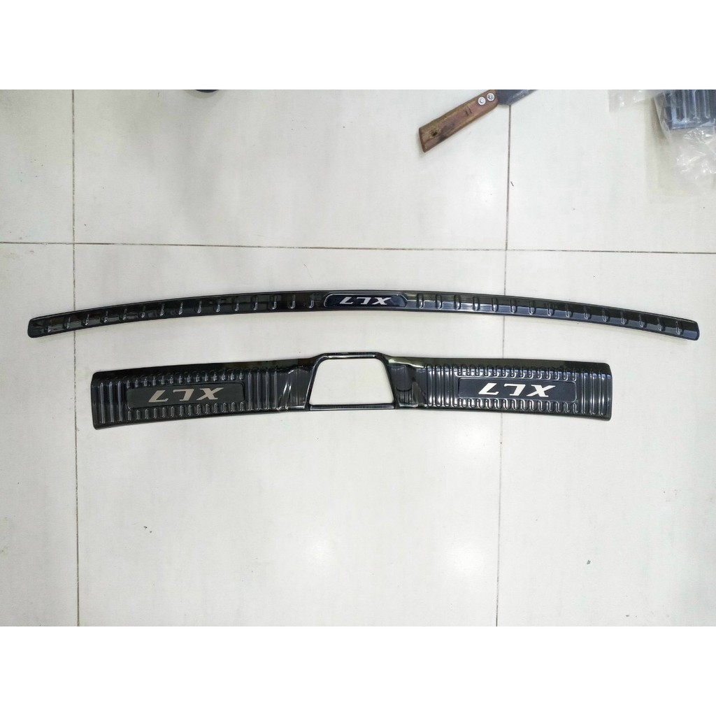 Chống Trầy Xước Cốp Xe Suzuki XL7 2020 Mẫu Titan, Giúp Trang Trí Chống Xước Xe Hiệu Quả, Có Sẵn Keo 2 Mặt Siêu Dính, Lắp Đặt Dễ Dàng Tại Nhà