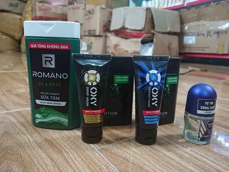 Combo 2 chai oxy 25g, 2 chai xmen boss 85g, 1 chai lăn khử mùi nivea nam 12ml, 1 chai sữa tắm Romano 150ml tốt nhất