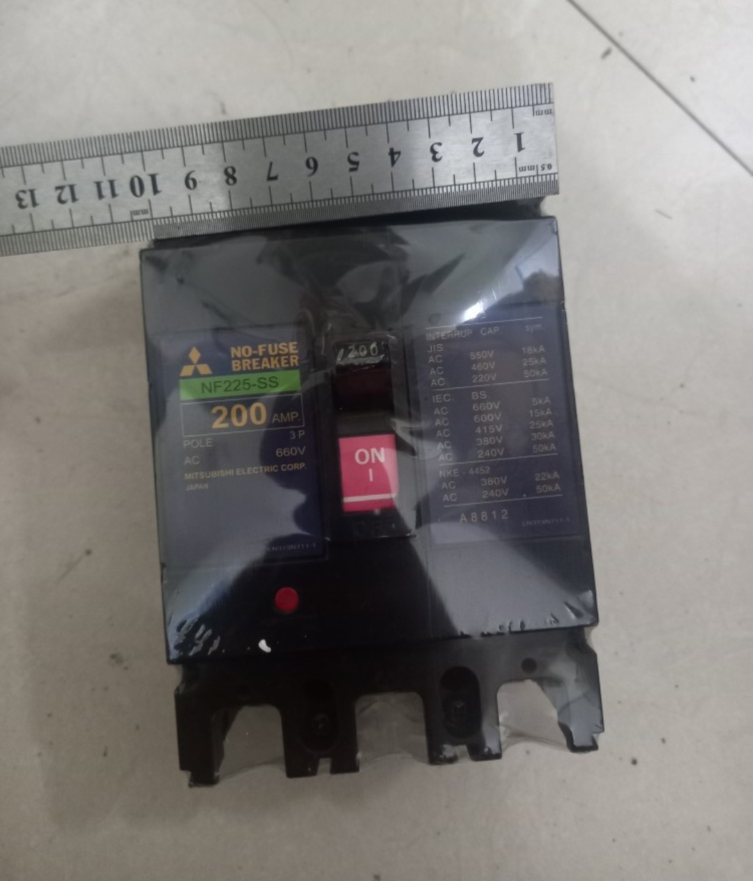ÁT 3 PHA NHẬT BẢN 175A 200A KIỂU KHỐI TO MCCB
