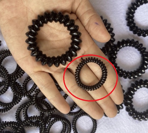 SET 5 cột tóc lò xo màu đen PHỤ KIỆN 68 (có thể làm vòng tay móc khóa)