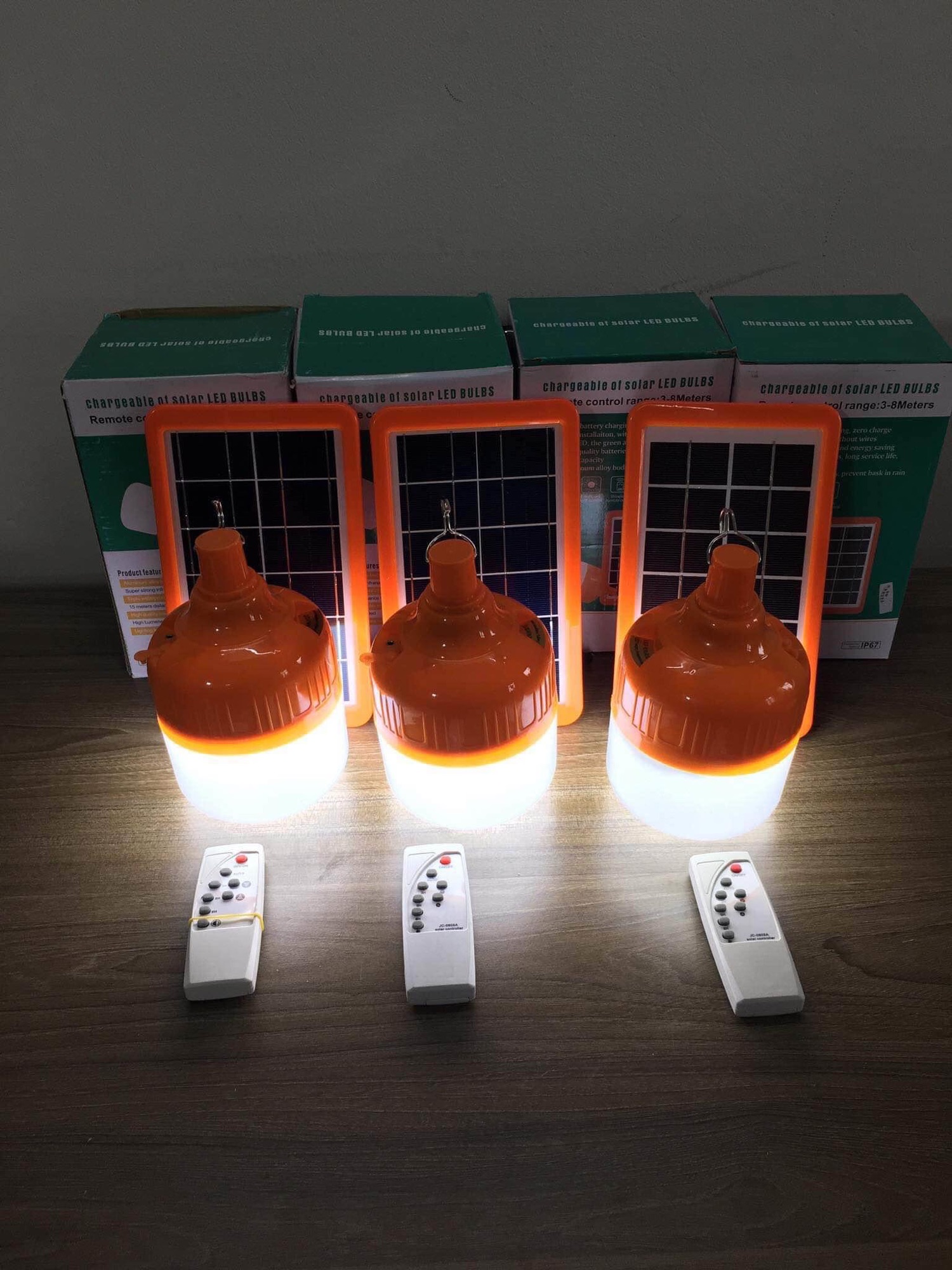 Đèn Led buld sử dụng năng lượng mặt trời (50w)