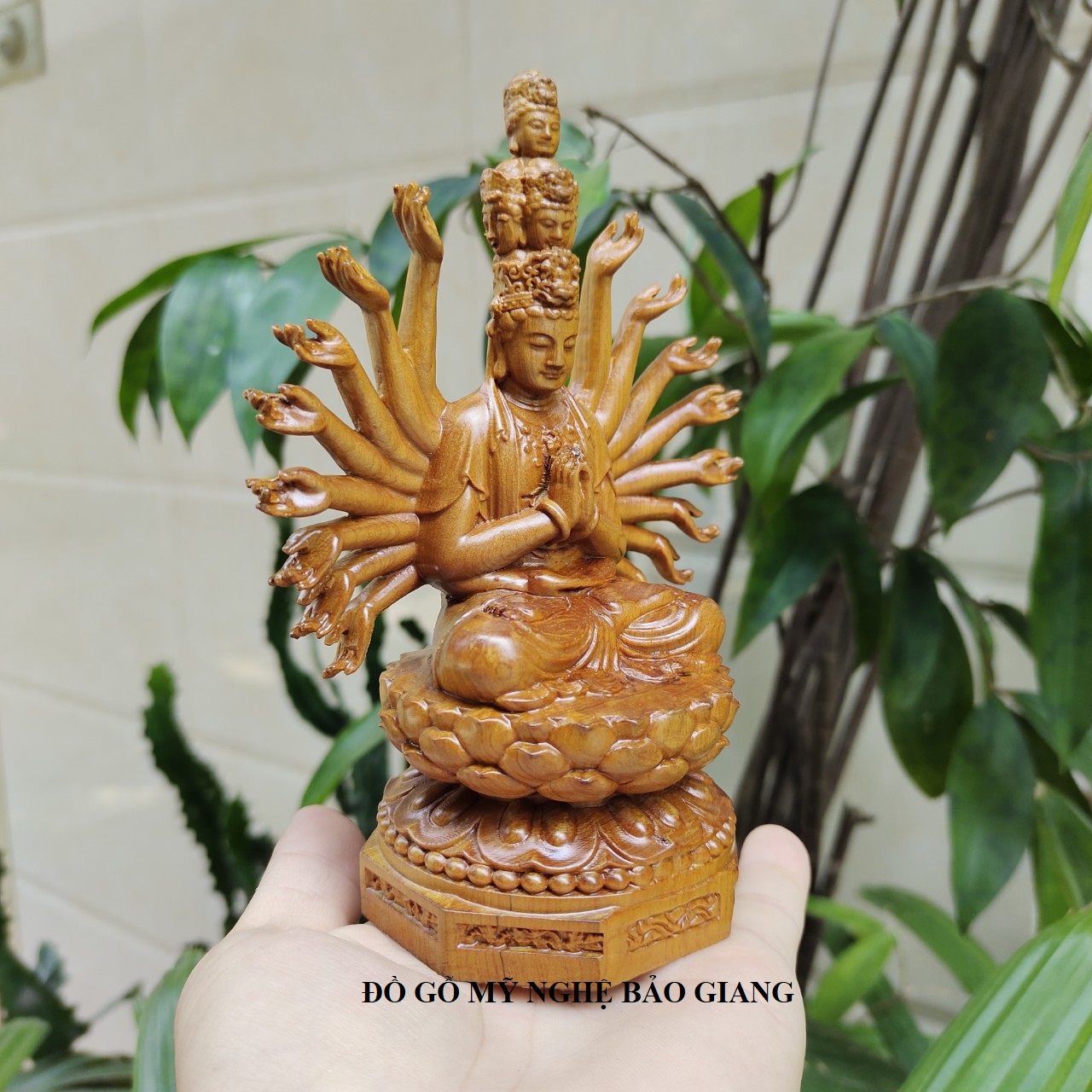 Tượng phật thiên thủ thiên nhãn gỗ bách xanh