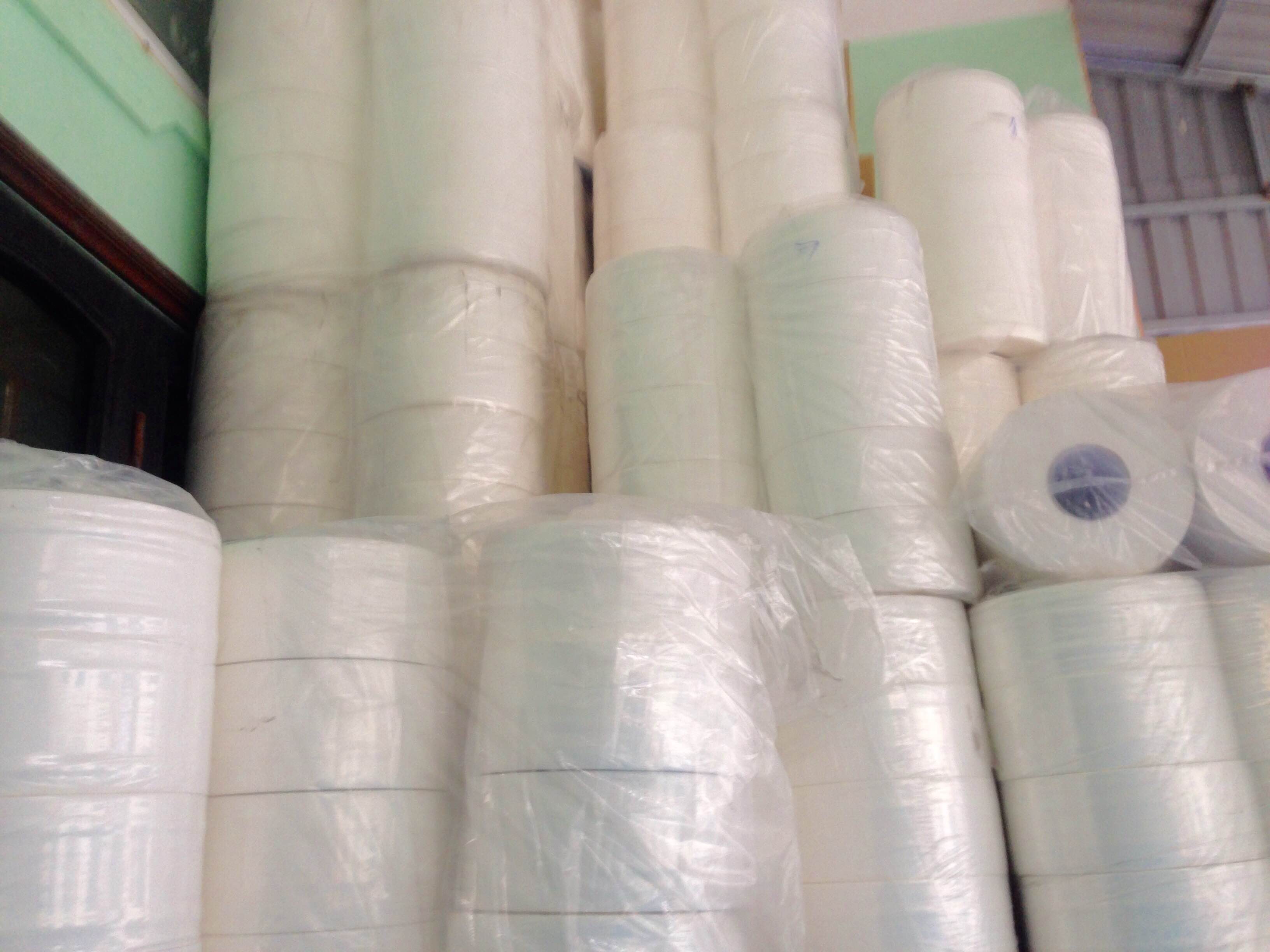 Giấy vệ sinh cuộn lớn 600g
