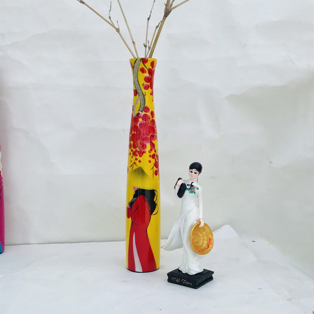 01 bình hoa được làm từ gỗ vẽ tranh sơn mài bằng tay rất sang trọng và tinh tế kích thước h30 miệng d4cm