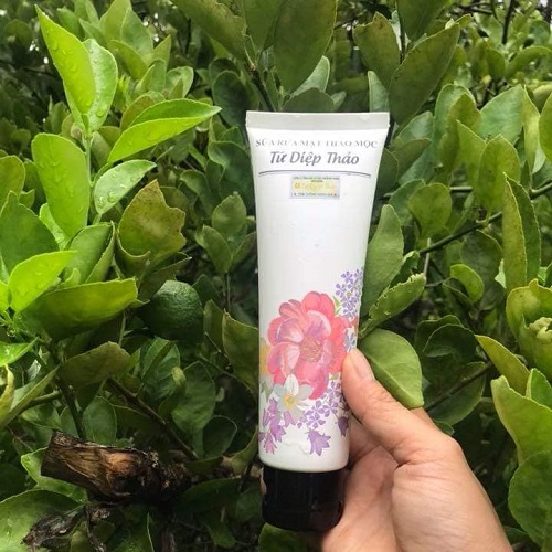 SỮA RỬA MẶT TỨ DIỆP THẢO 120G