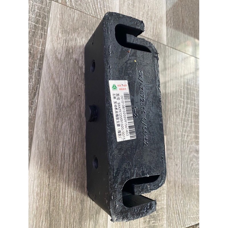 Sản phẩm gia đình làm: chân máy trước hổ vồ a7 az9725591020/00152.