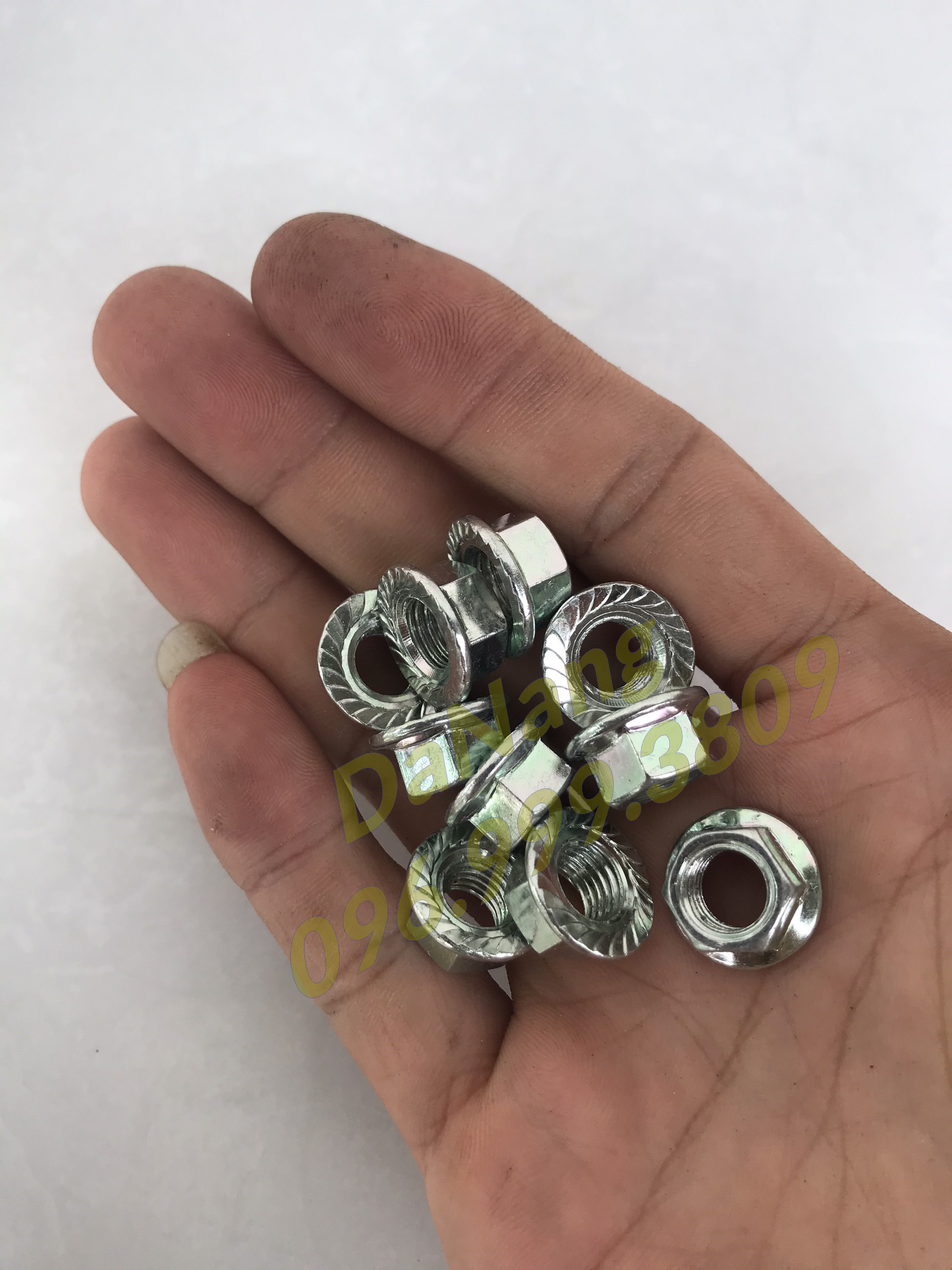 Ốc âm 9 ly 11 ly 13 ly xử lý trờn ren trục cơ xe máy