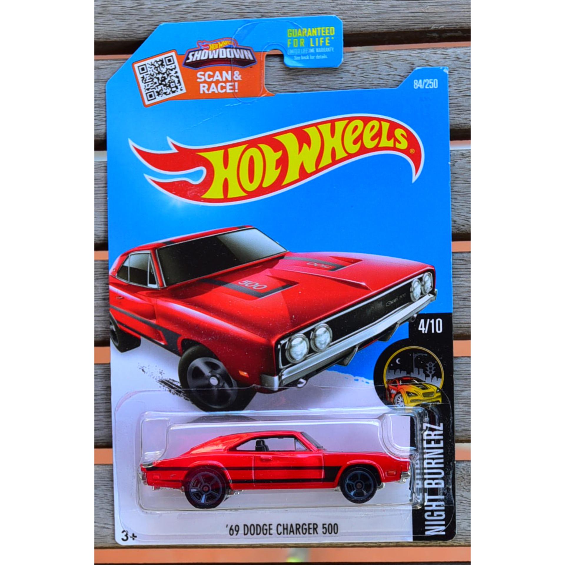 Ô tô mô hình tỉ lệ 1:64 Hot Wheels '69 Dodge Charger 500 84/250 ( màu đỏ )  