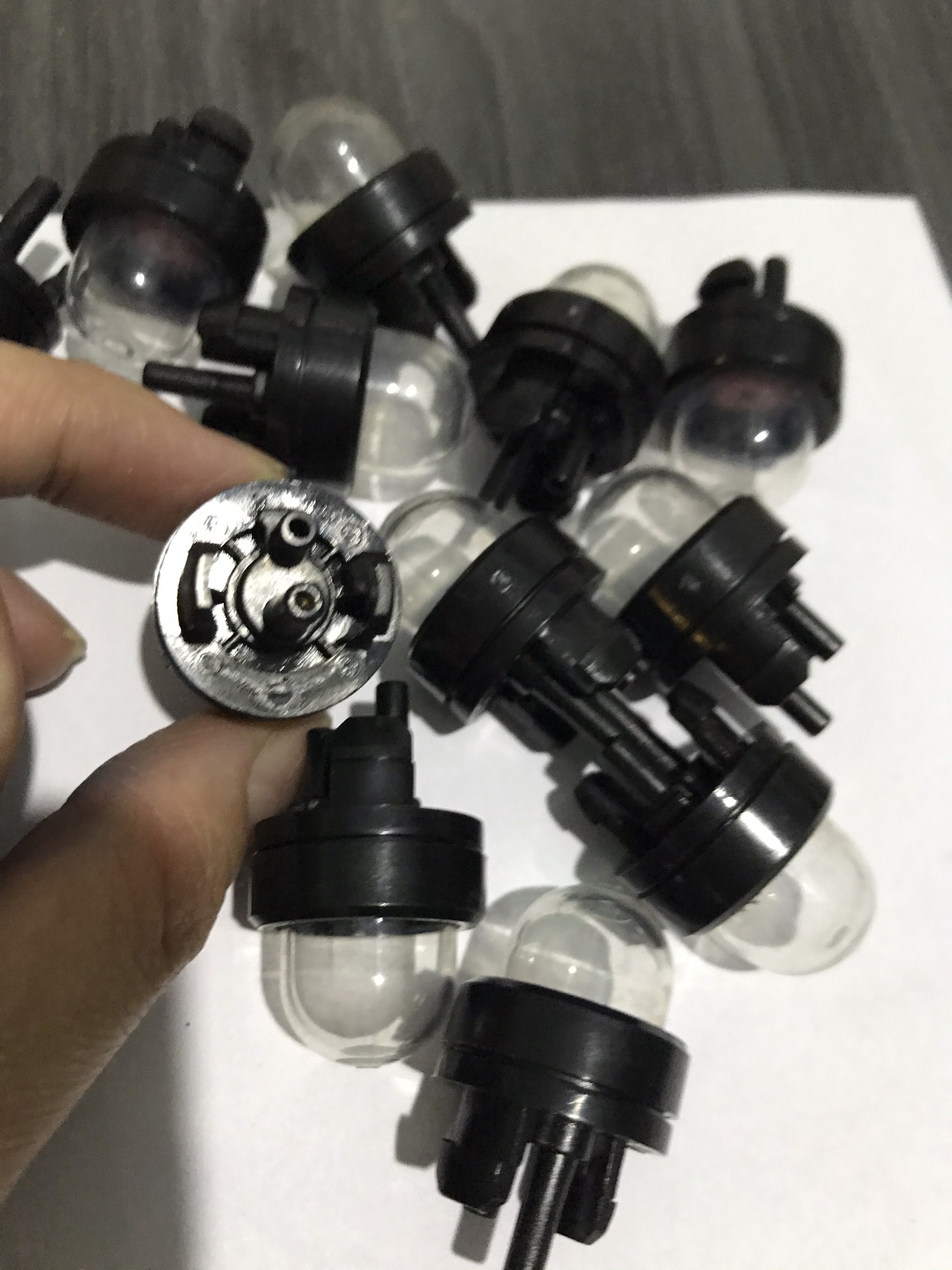 [HCM]NÚM ( ĐẾ) BƠM XĂNG MÁY CƯA XÍCH (2 CÁI)