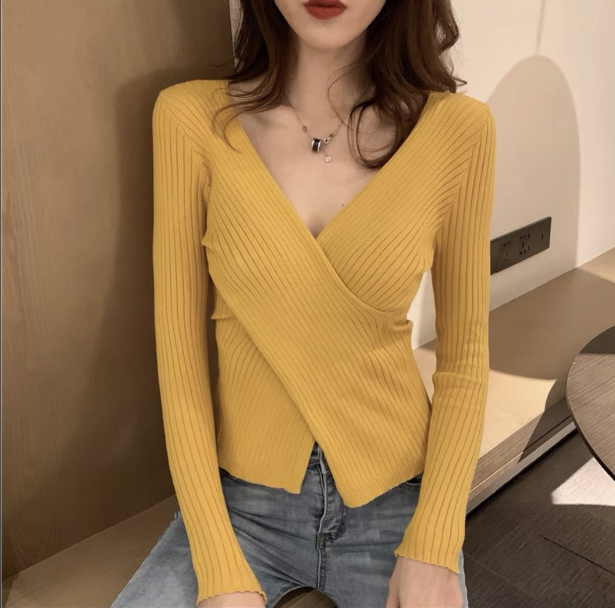 Áo len tăm tay dài đan vạt chéo