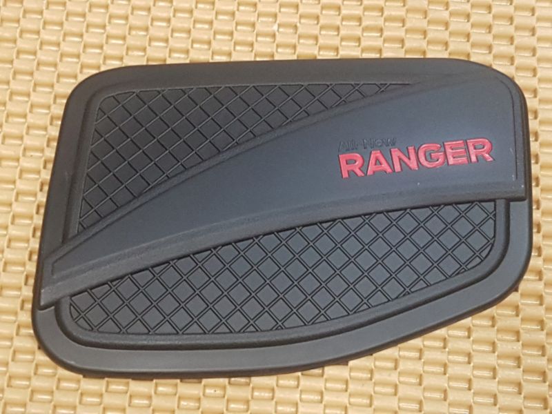 ỐP NẮP BÌNH XĂNG FORD RANGER
