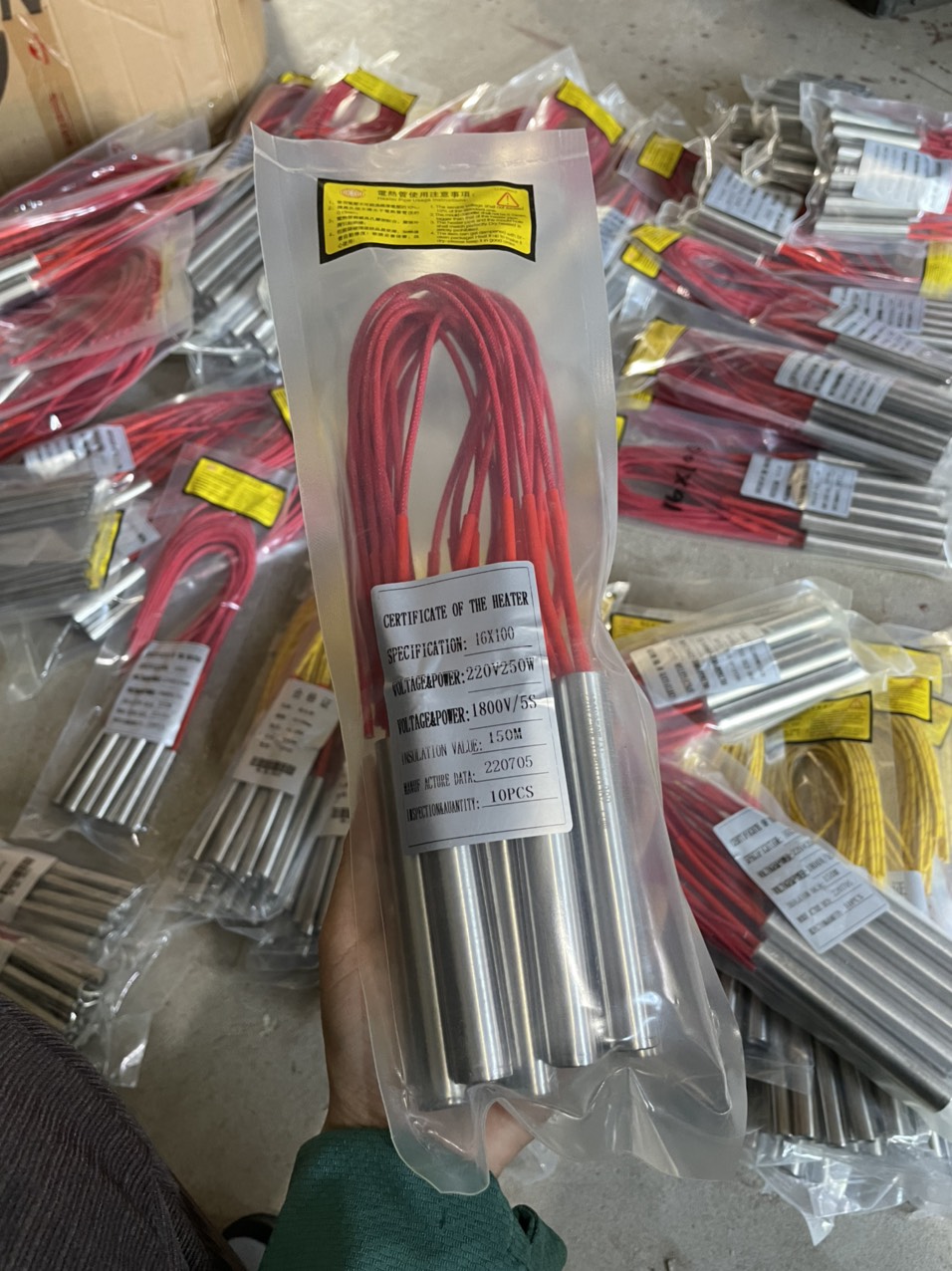Điện trở đốt nóng một đầu phi 6, điện áp 220V 