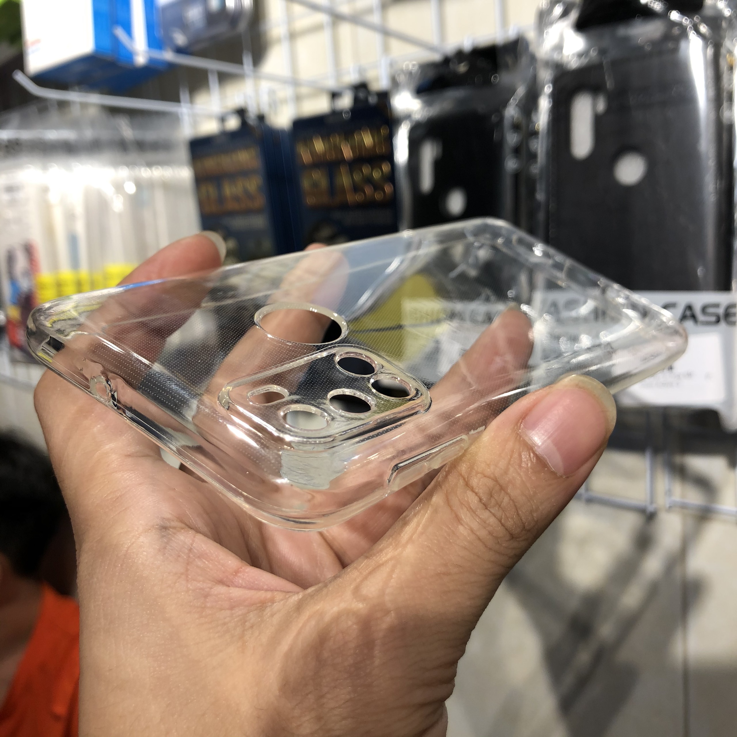 Ốp dẻo trong Vsmart Joy 4 - Nhám, có bảo vệ camera