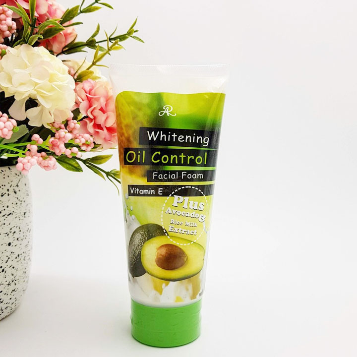 Sữa Rửa Mặt Bơ Vitamin E Thái Lan 210g