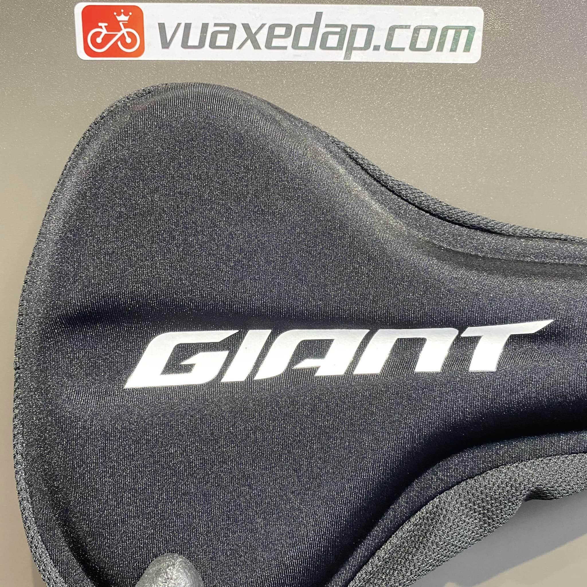 Bọc yên chống đau mông GIANT BASIS