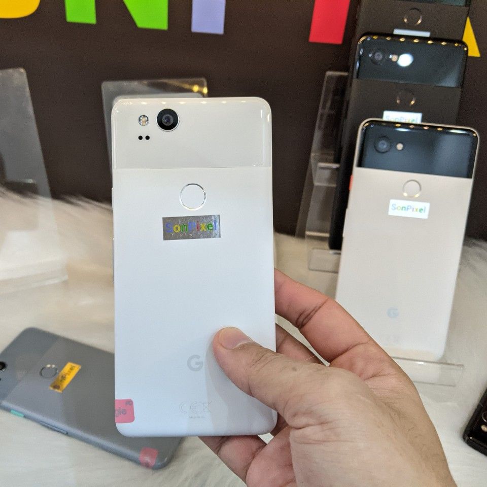 Google Pixel 2, Snapdragon 835 chip, 4/64GB RAM. Sonpixel plug kit