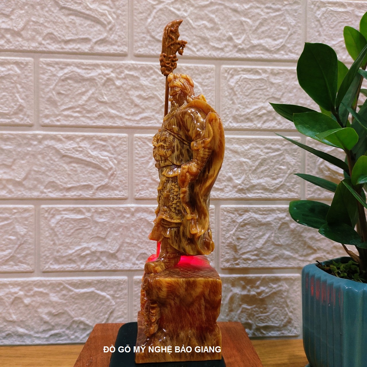 Tượng quan công gỗ huyết long cao 20 cm