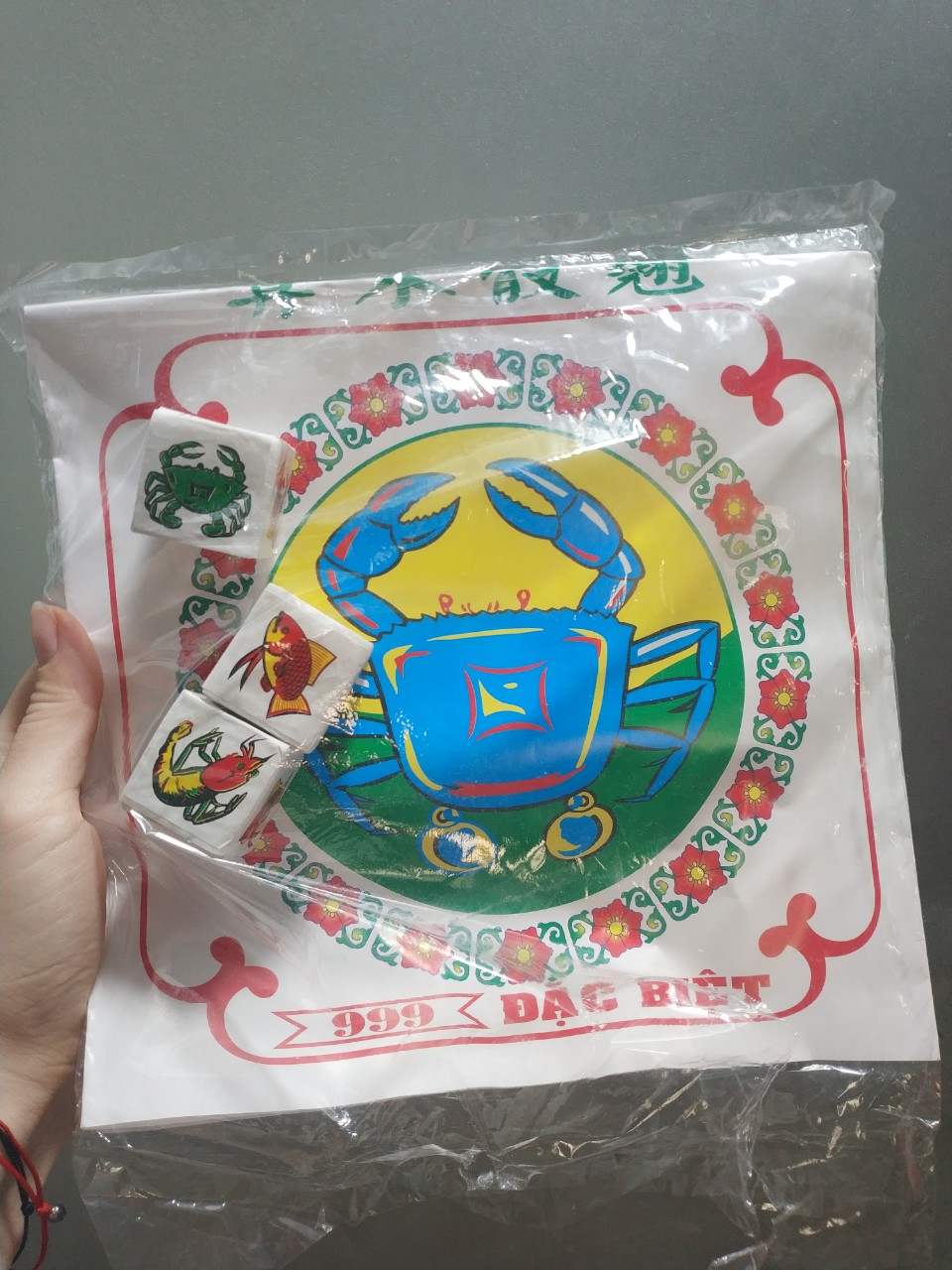 Lắc bầu cua bằng giấy