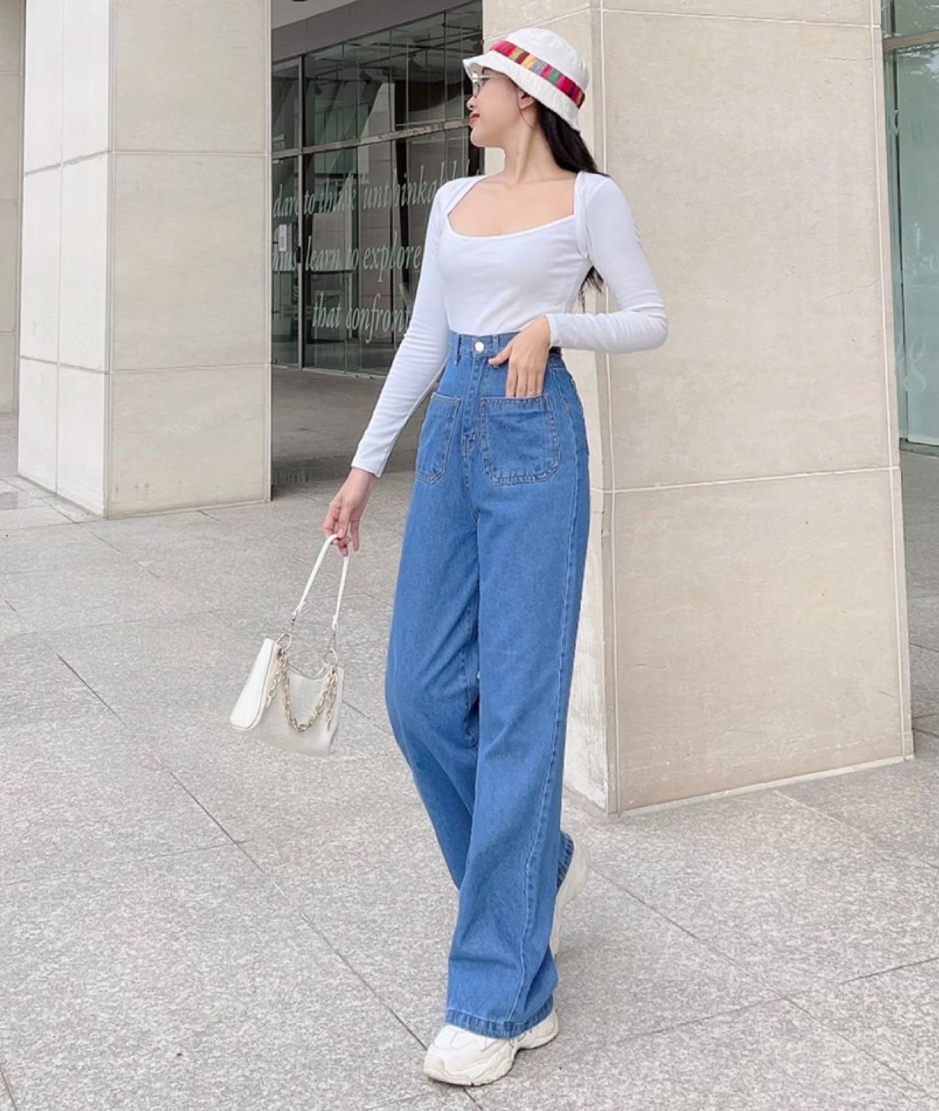 QUẦN JEANS ỐNG RỘNG NỮ LƯNG CAO 2 TÚI VUÔNG TRƯỚC LAI CUỐN MÀU XANH NHAT, ĐẬM CAO CẤP LOTI NGHỆ THUẬT THỜI TRANG