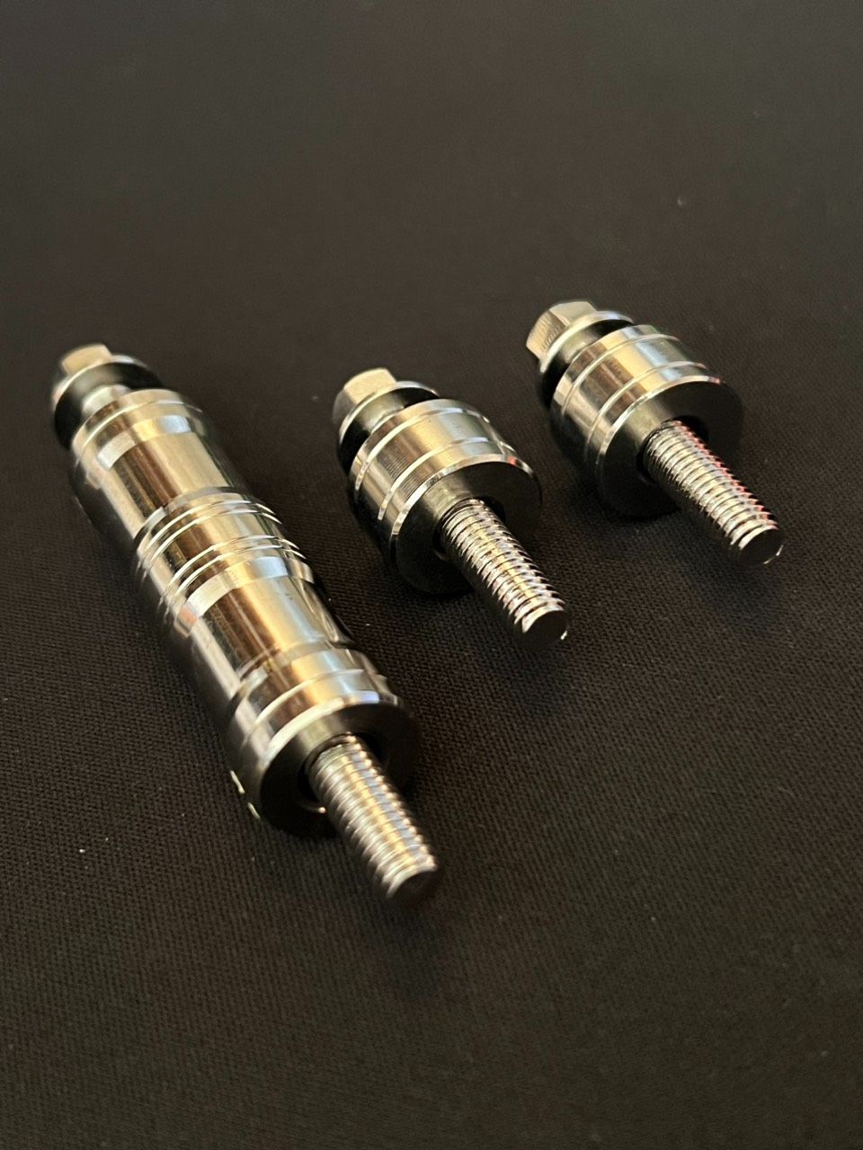 Bộ khâu canh baga inox 304 cnc tặng kèm 3 ốc trụ thái V2 cho xe Fuled