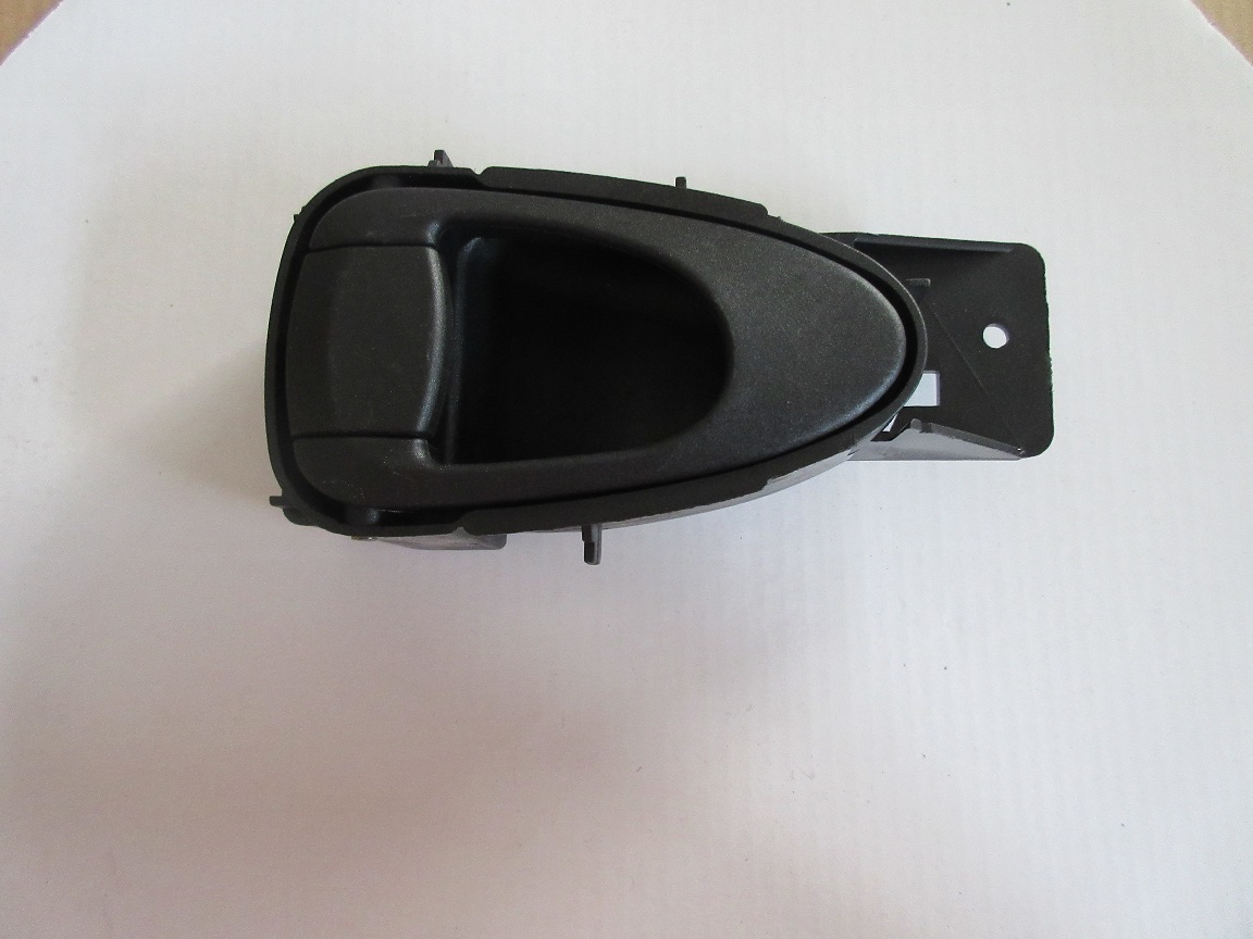 Tay mở cửa trong Daewoo Lanos