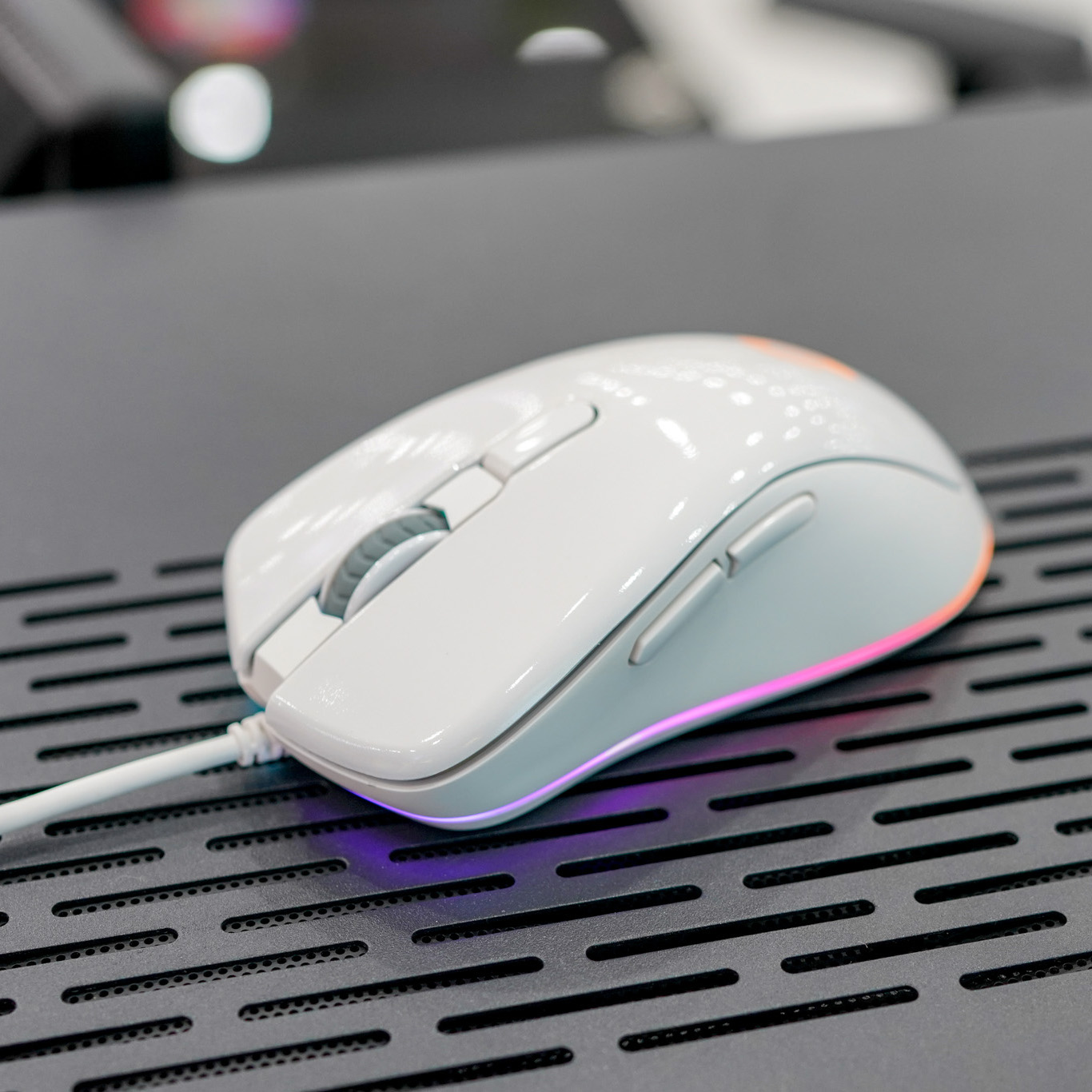 Chuột DareU EM908 ( Black/pink/White )